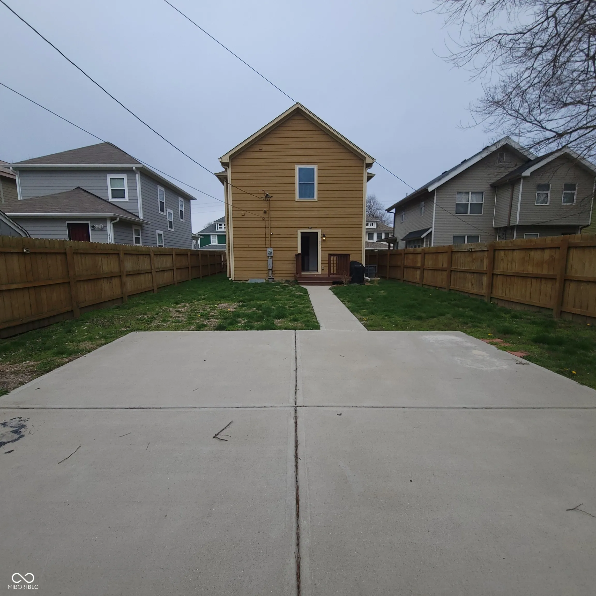 Indianapolis, Indiana 46205, United States, 3 Bedrooms Bedrooms, ,3 BathroomsBathrooms,Residential,Active,165642