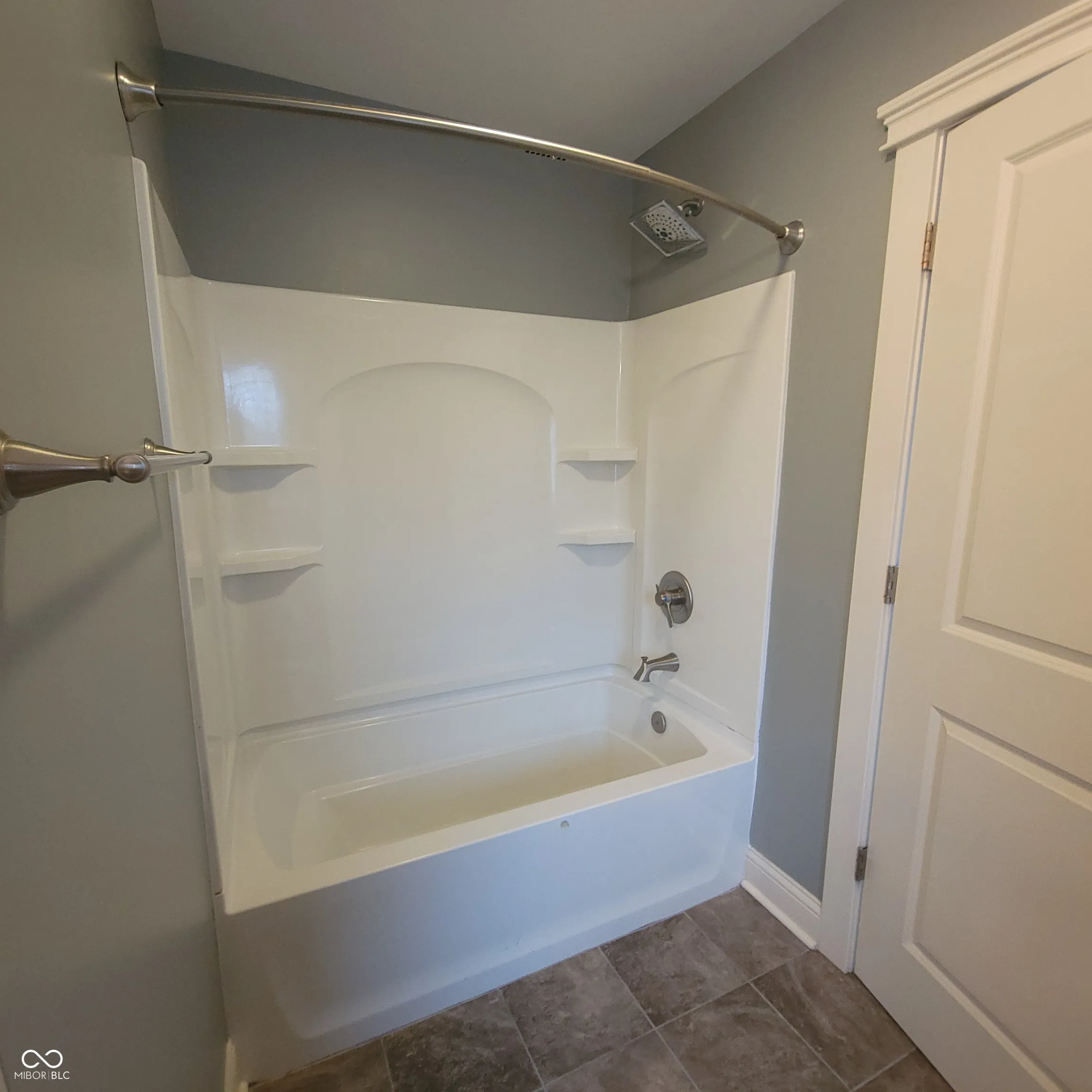 Indianapolis, Indiana 46205, United States, 3 Bedrooms Bedrooms, ,3 BathroomsBathrooms,Residential,Active,165642