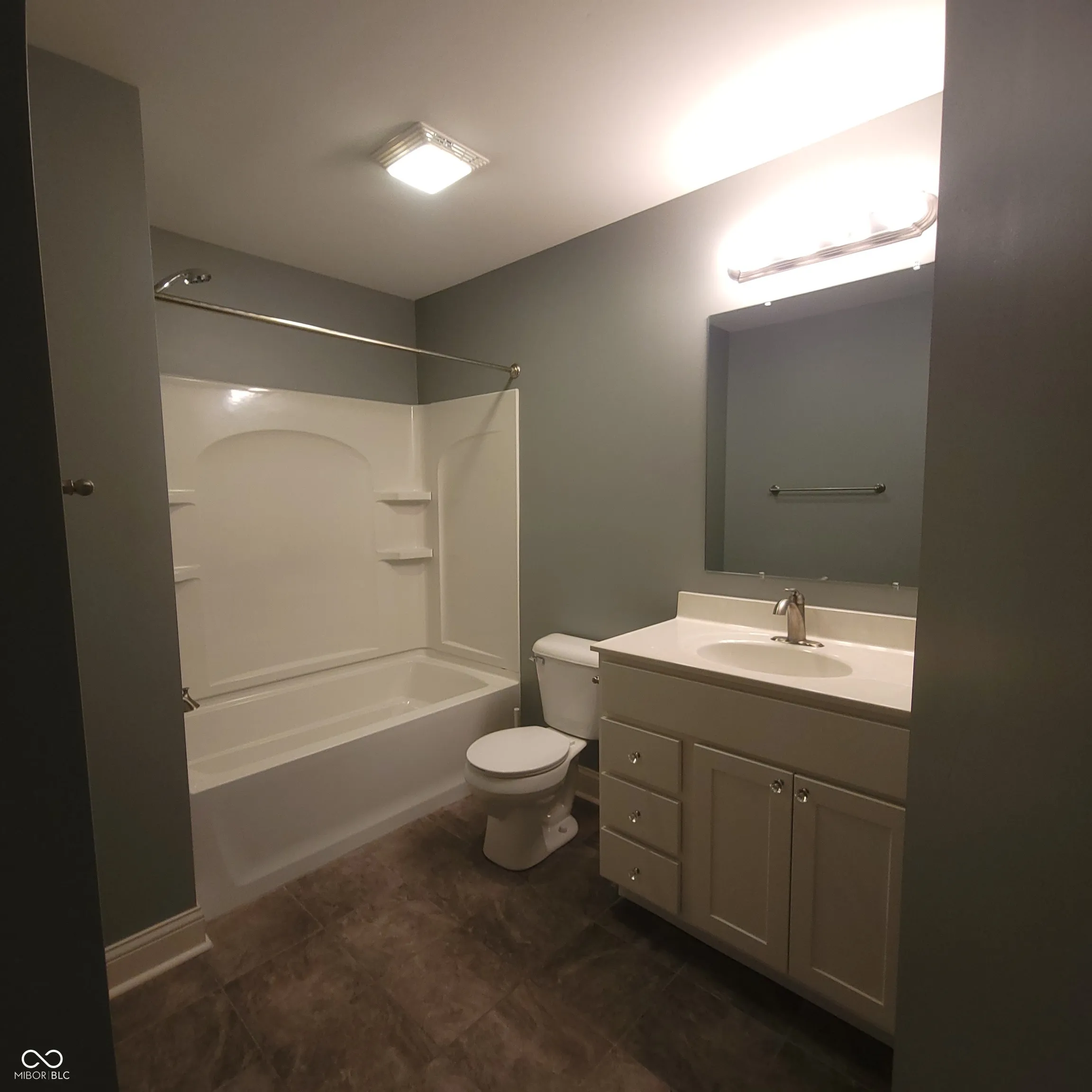 Indianapolis, Indiana 46205, United States, 3 Bedrooms Bedrooms, ,3 BathroomsBathrooms,Residential,Active,165642