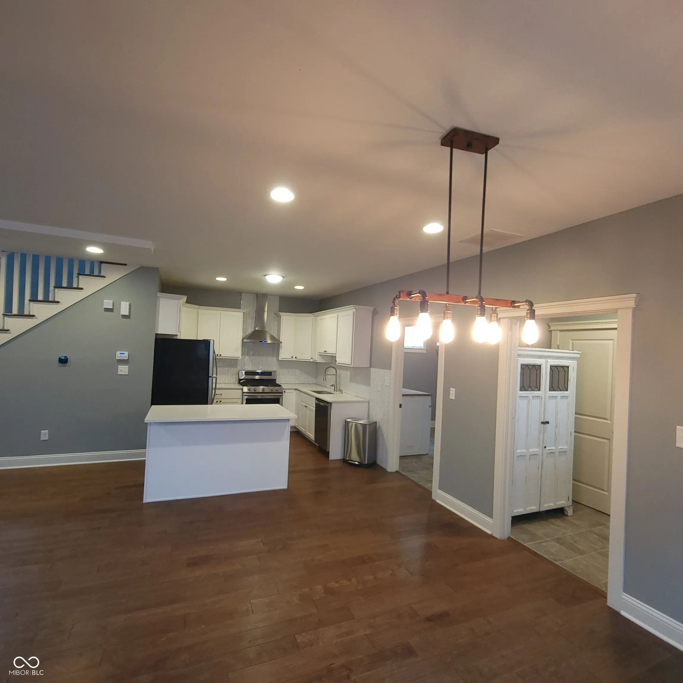 Indianapolis, Indiana 46205, United States, 3 Bedrooms Bedrooms, ,3 BathroomsBathrooms,Residential,Active,165642