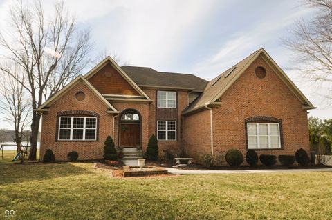 Photo of 5305 Fall Creek Road, Indianapolis, IN 46220 (MLS # 22090054)