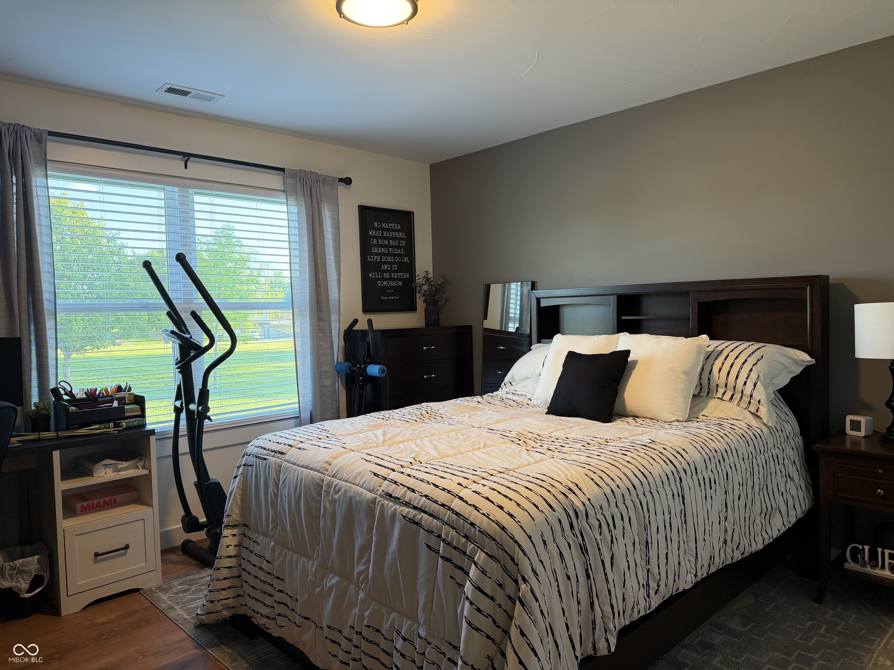 560 Golf View Drive