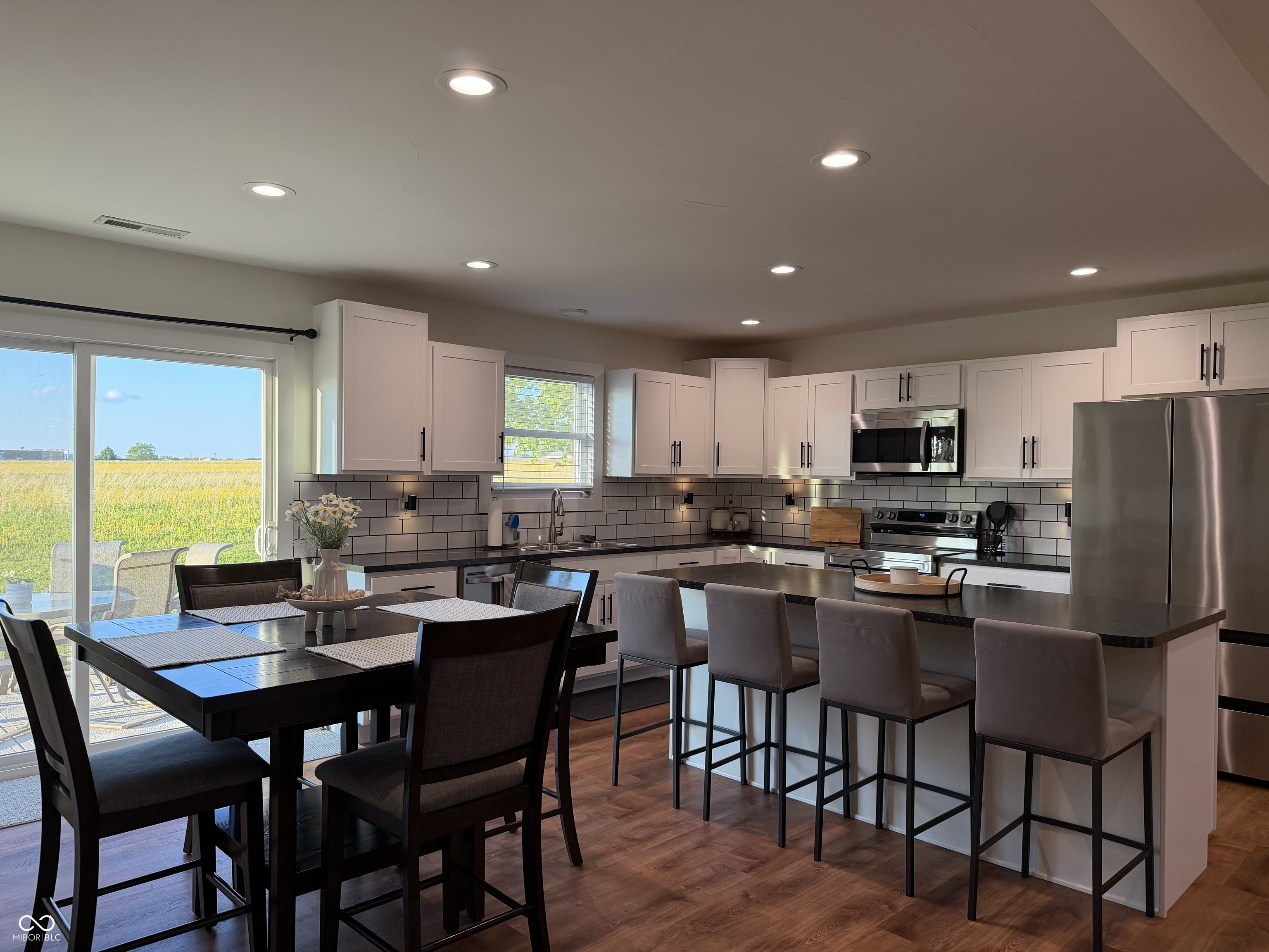 560 Golf View Drive