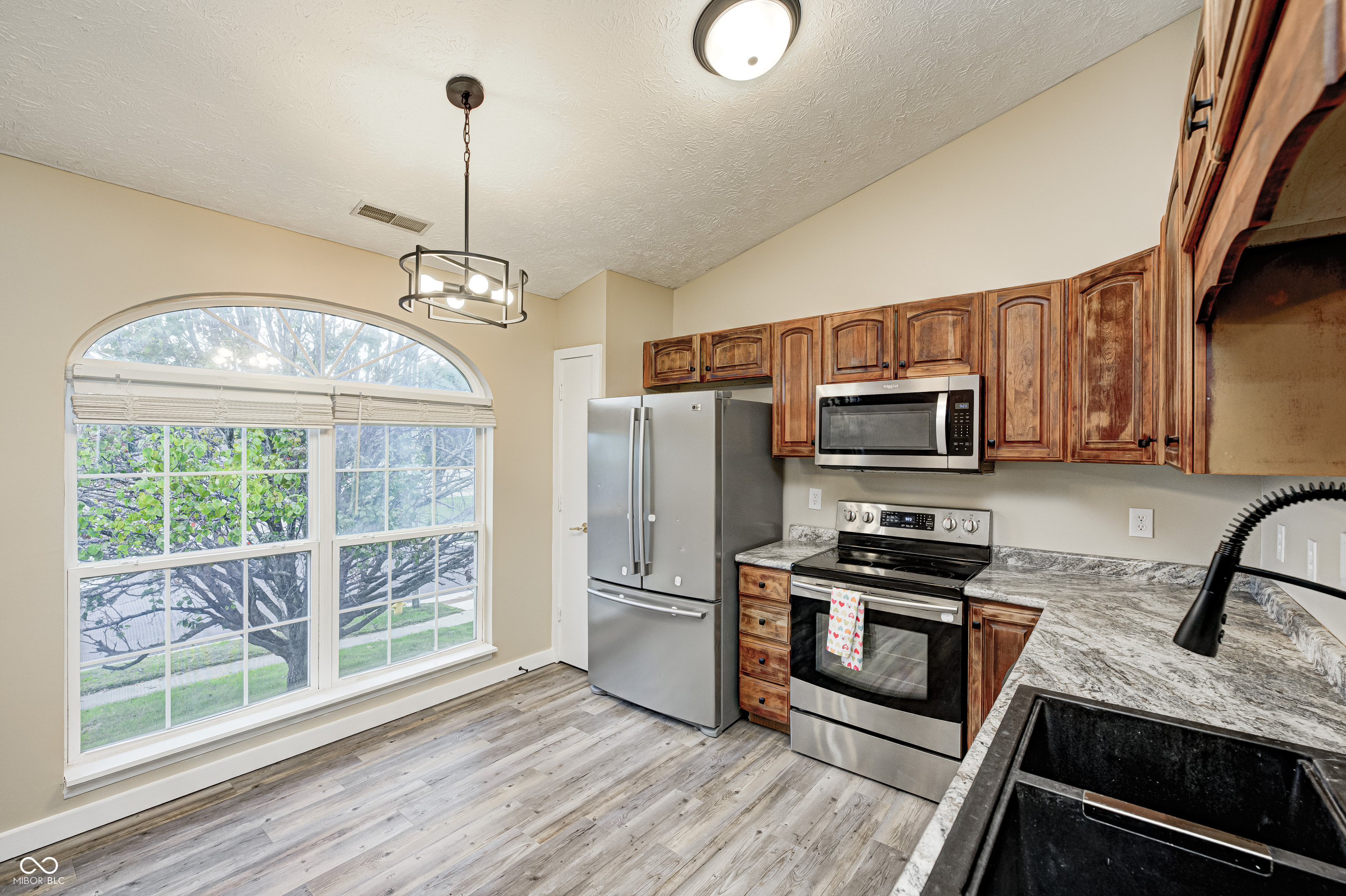 1521 Cottonwood Drive