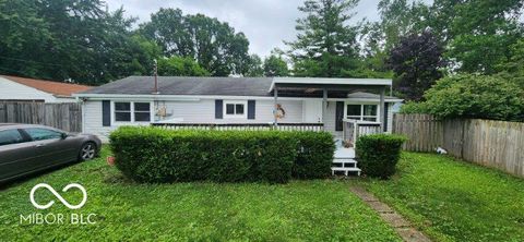 Photo of 343 N Meridian Street, Greenwood, IN 46143 (MLS # 22110963)