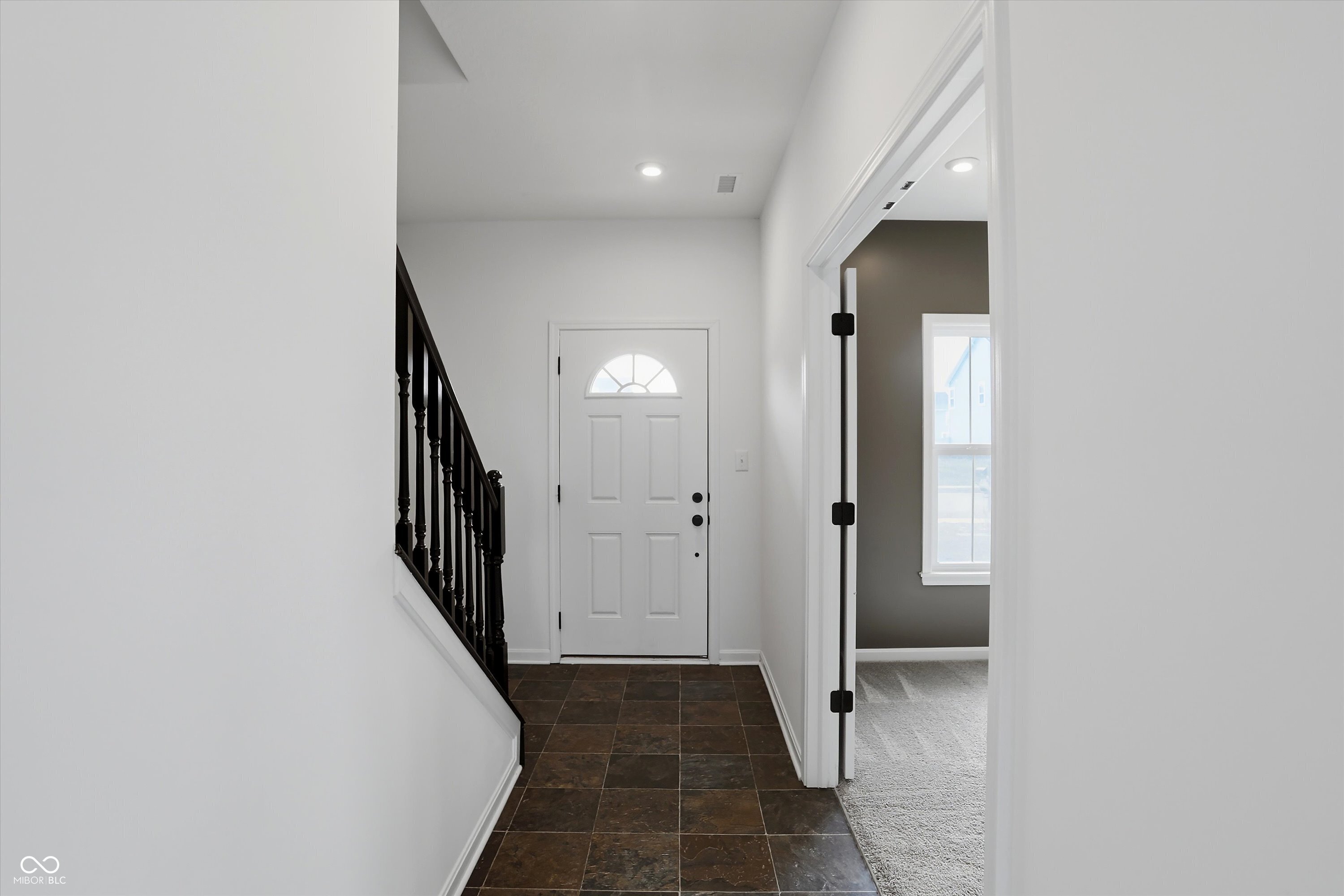 5498 Woods Pointe Drive