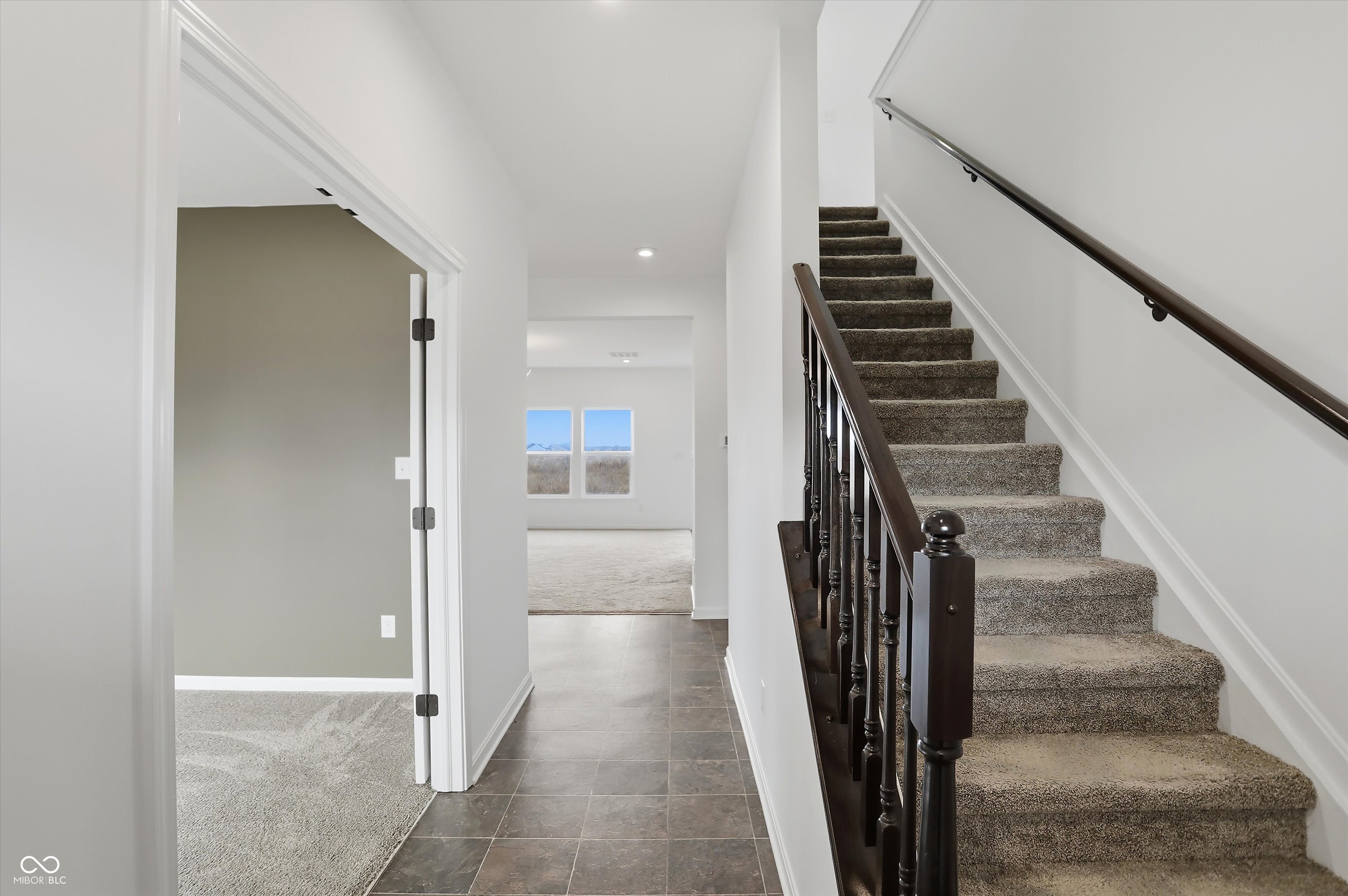 5498 Woods Pointe Drive