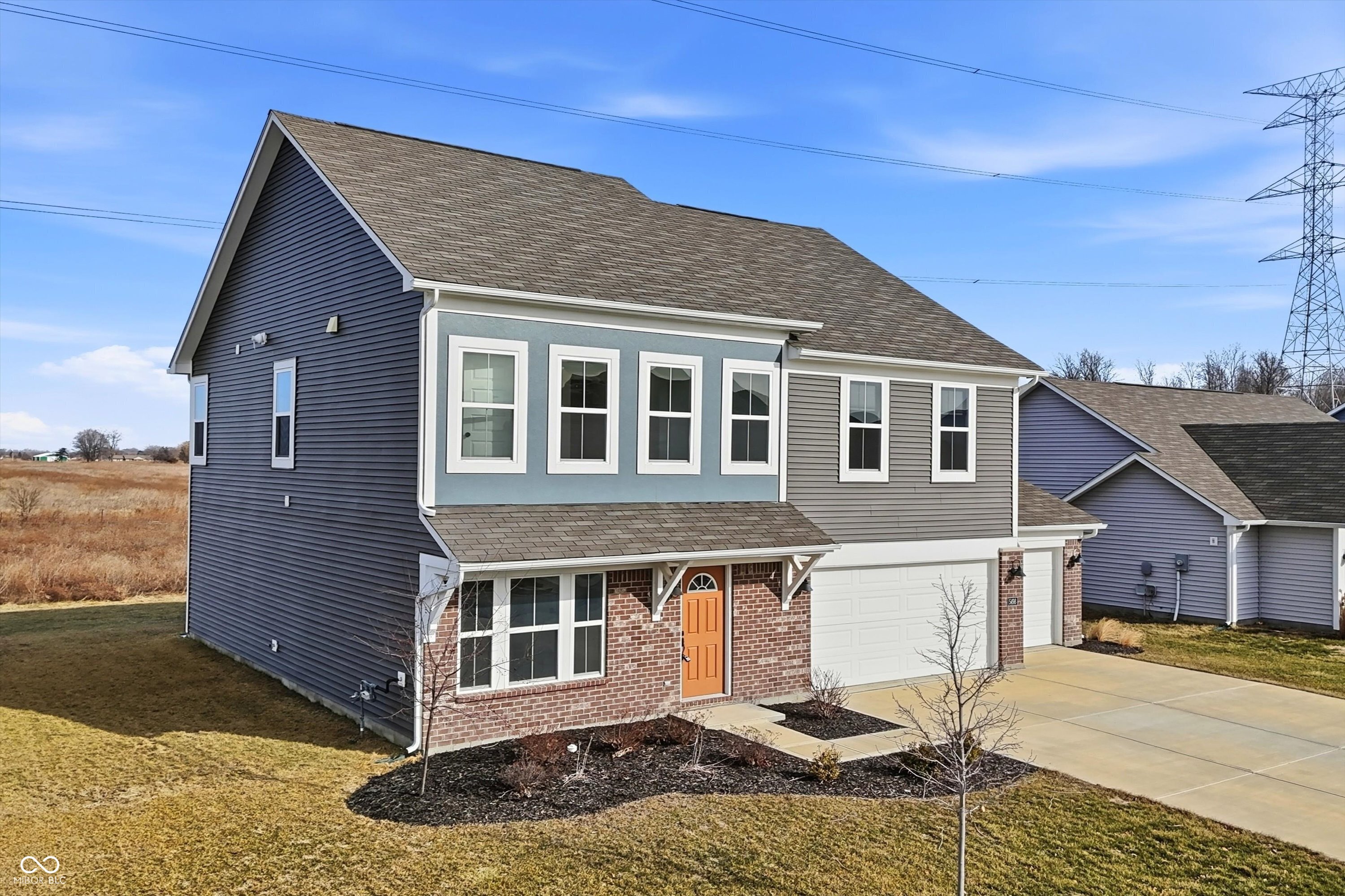 5498 Woods Pointe Drive