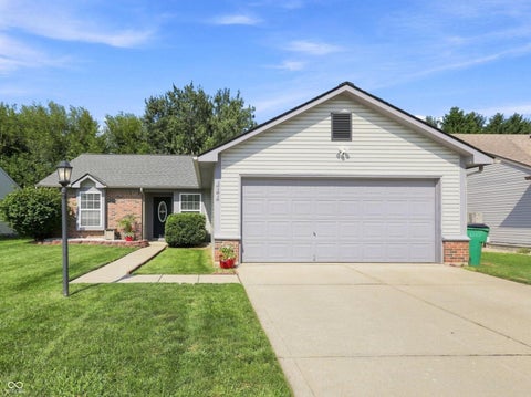 Photo of 444 E Pine Ridge Drive, Westfield, IN 46074 (MLS # 22114073)
