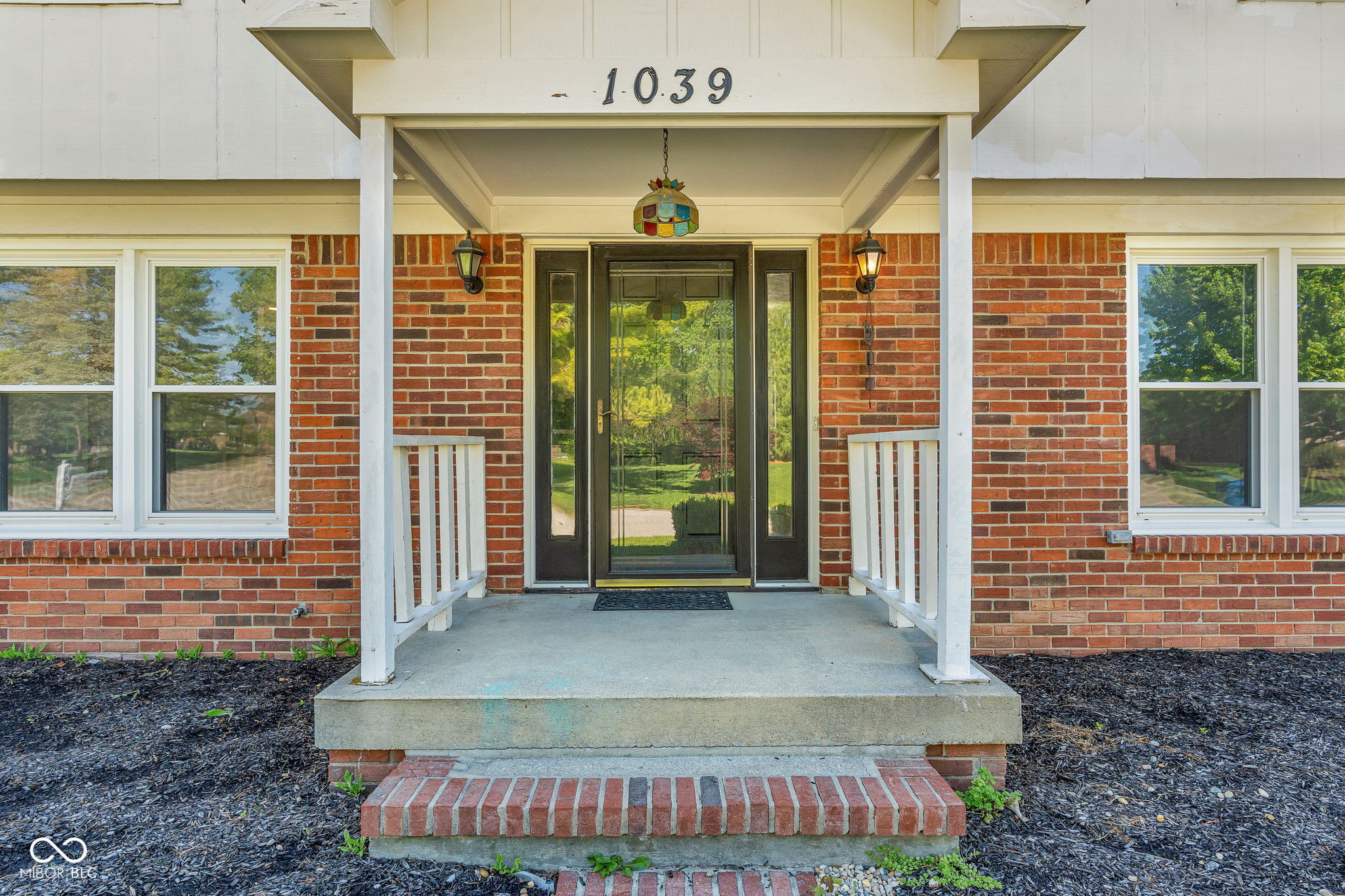 1039 Ridgeview Court