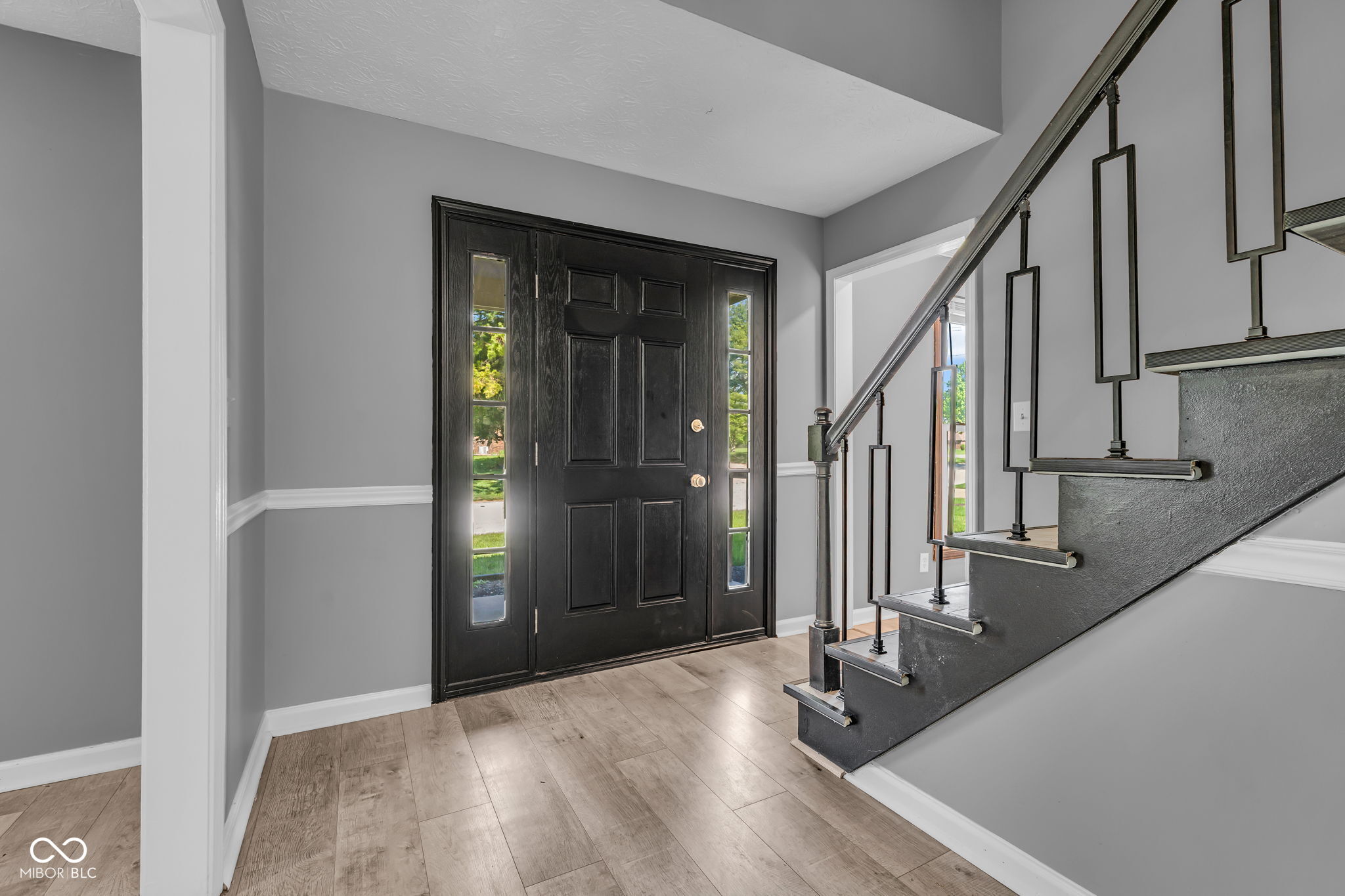1039 Ridgeview Court