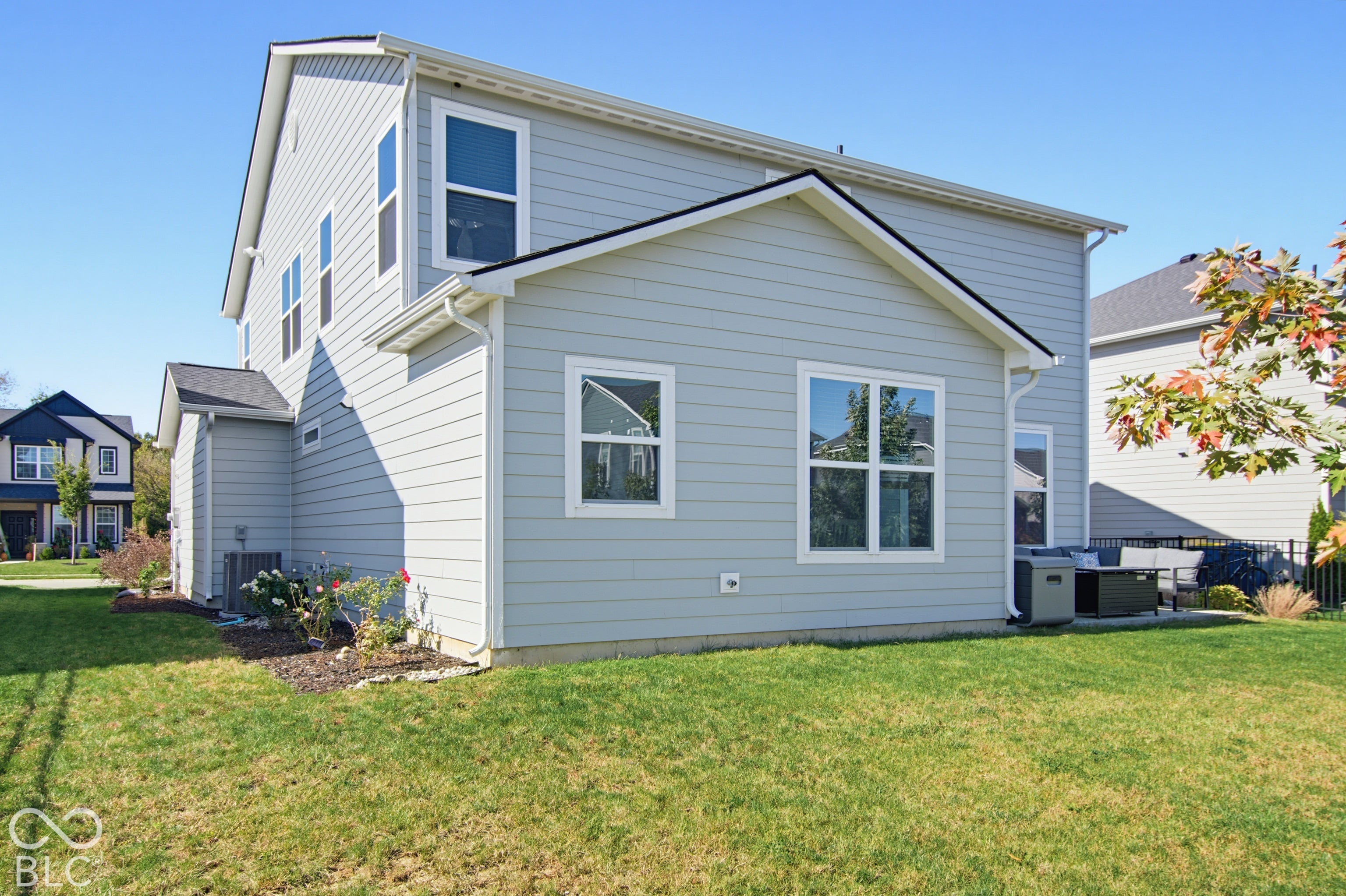 15334 Montfort