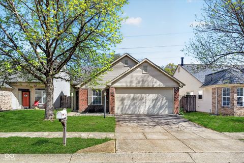 Photo of 5182 Pin Oak Drive, Indianapolis, IN 46254 (MLS # 22096414)