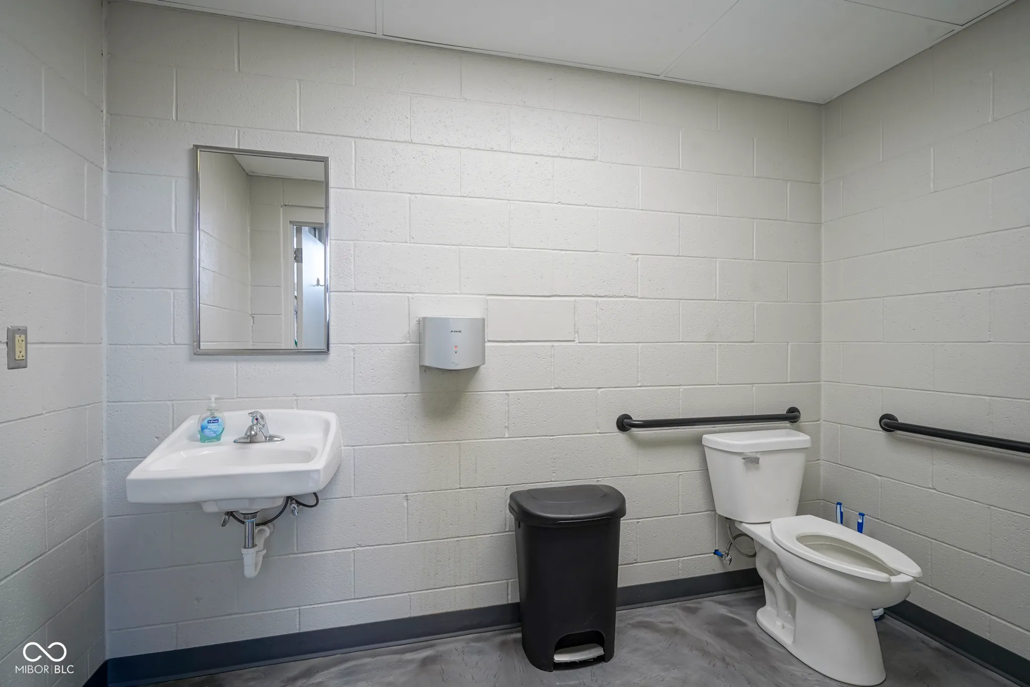 Indianapolis, Indiana 46250, United States, ,Commercial,Active,24203