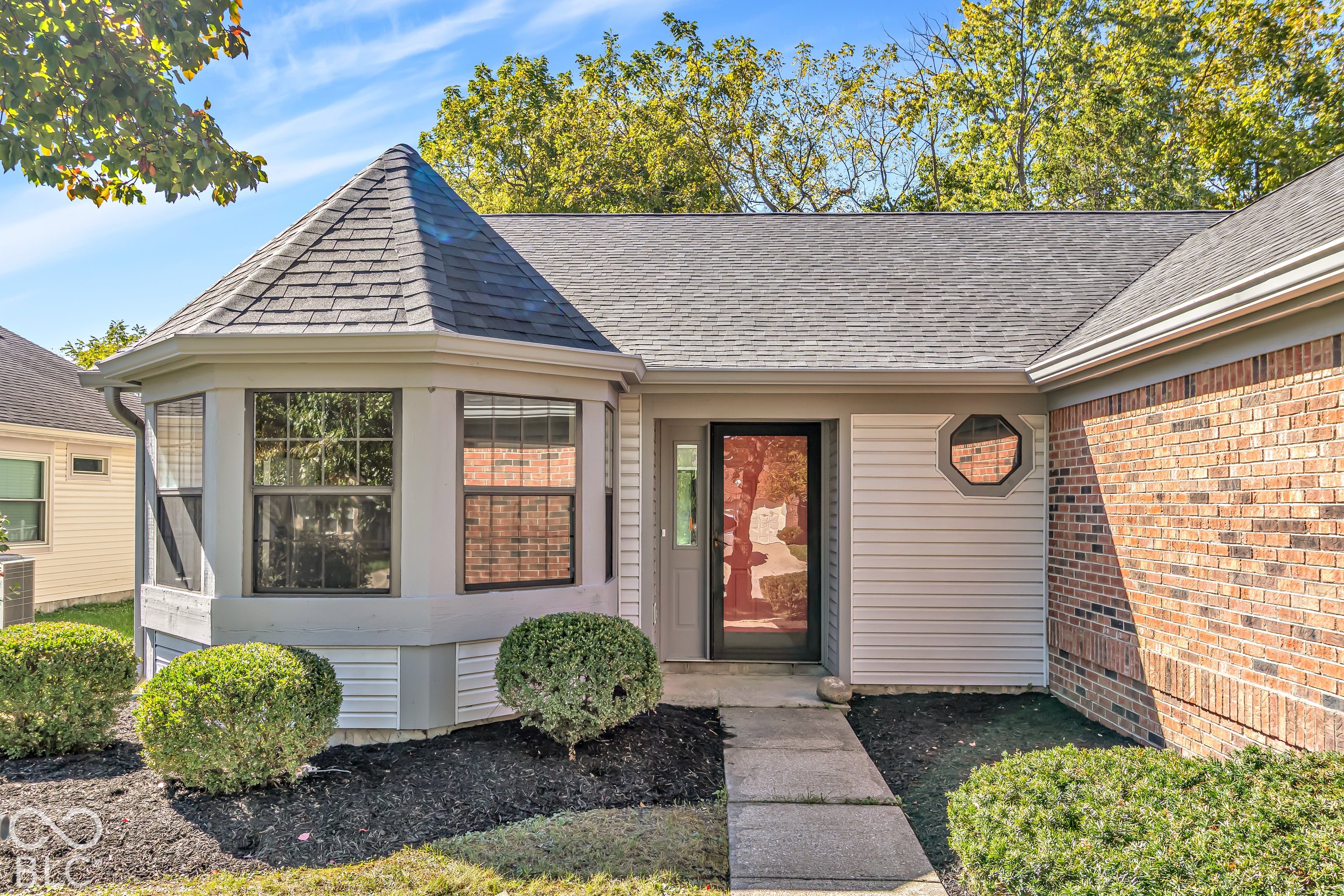 6264 Old Barn Court