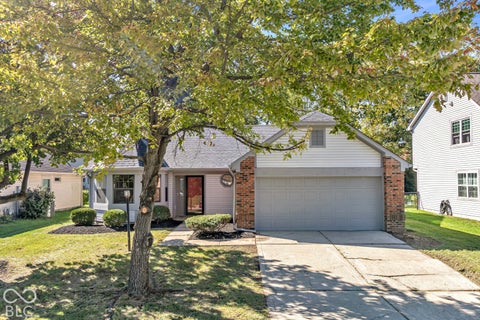 Photo of 6264 Old Barn Court, Indianapolis, IN 46268 (MLS # 22129737)