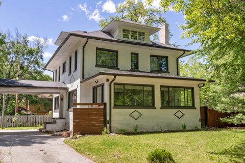 Photo of 3118 E Fall Creek Parkway North Drive, Indianapolis, IN 46205 (MLS # 22101492)