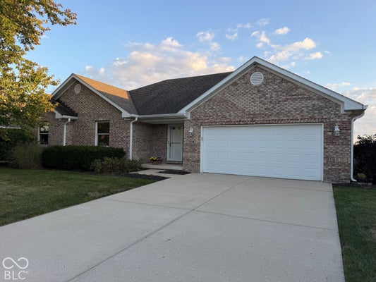 1119 MANCHESTER DR, BROWNSBURG, IN 46112 - Image fcf0f96ff5758211d213f11b22015be4/3987277649