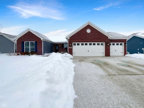 Photo of 1302 Old Market Square, Greenwood, IN 46143 (MLS # 22083082)