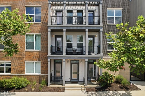 Photo of 727 N Illinois Street #104, Indianapolis, IN 46204 (MLS # 22114071)