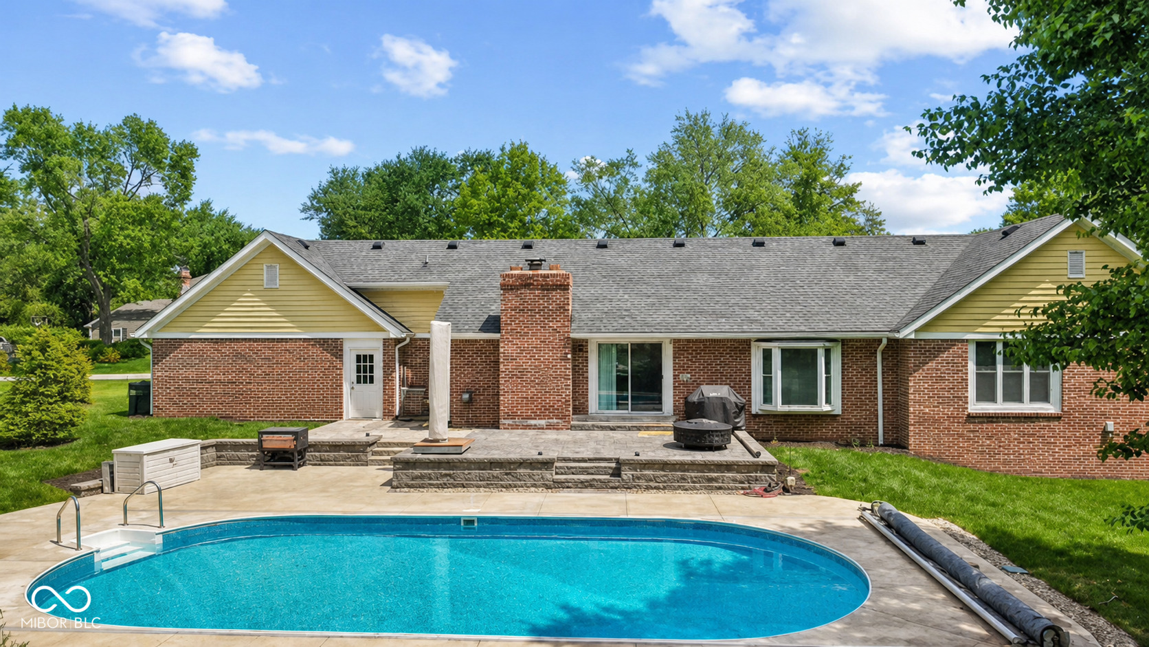220 Governors Lane