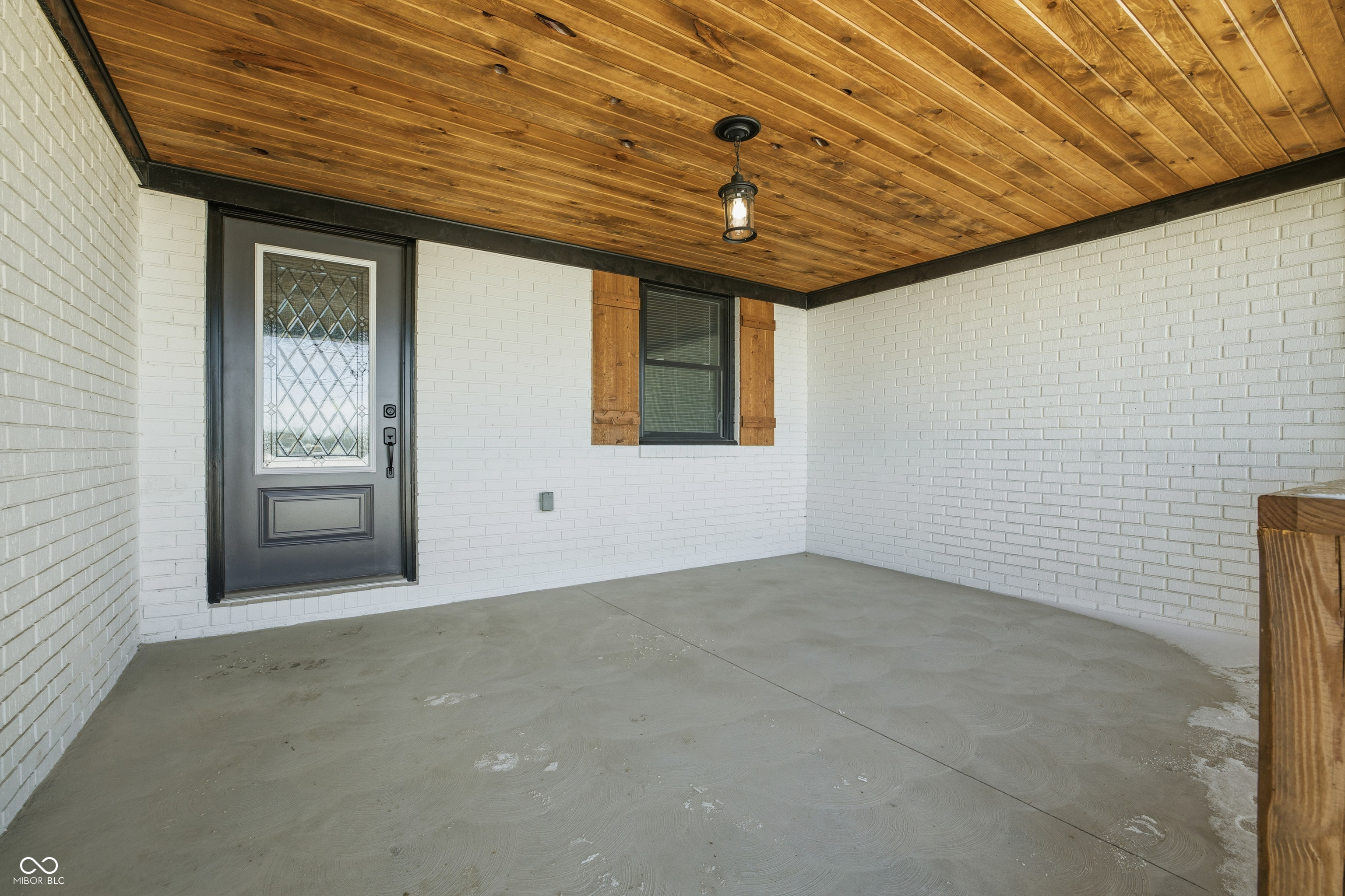 663 S County Road 75 W