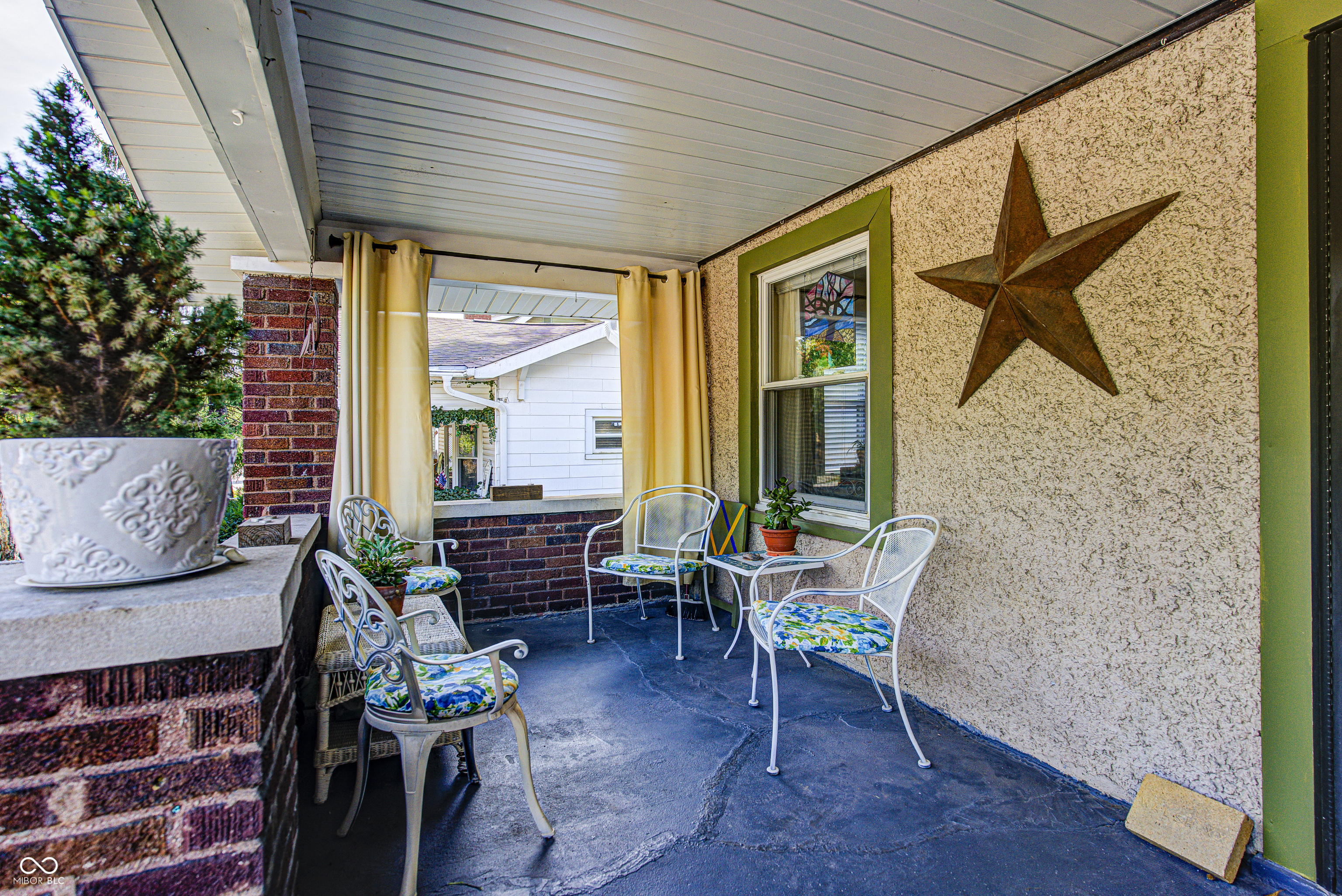 30 S Gladstone Avenue