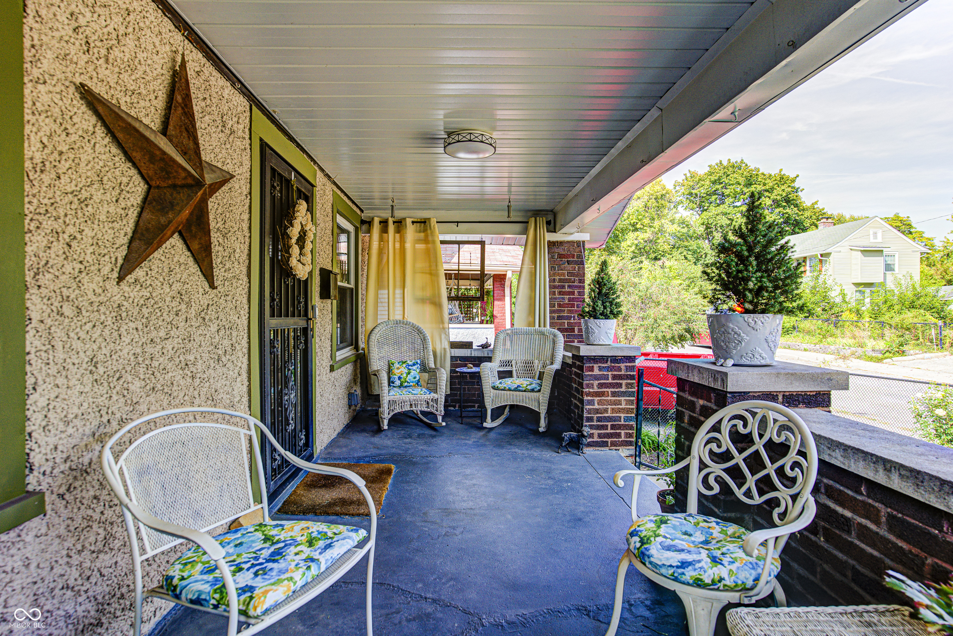 30 S Gladstone Avenue