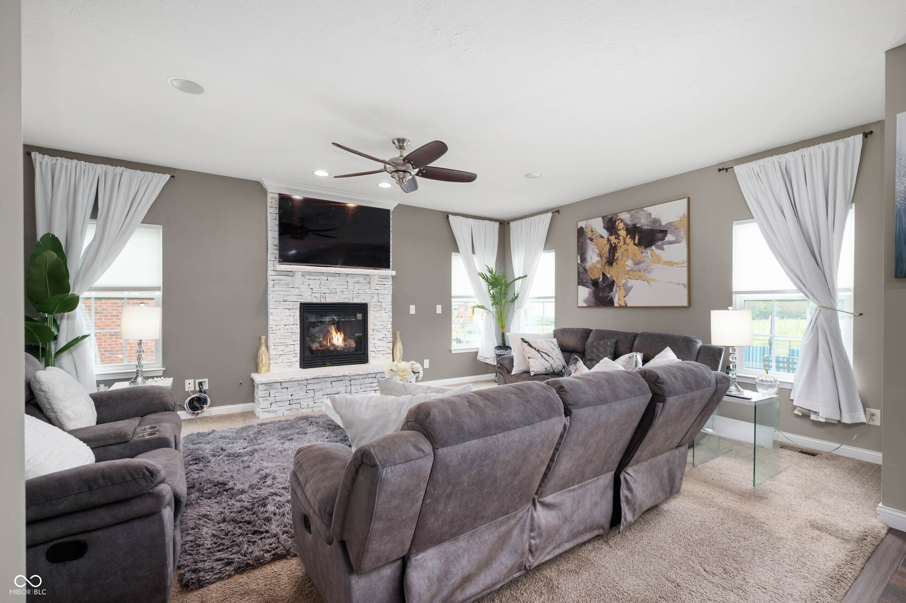 1143 Hampton Drive