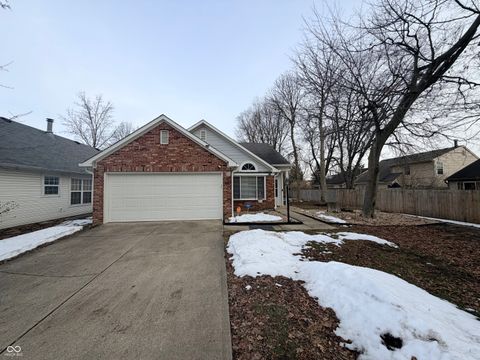 Photo of 5159 Pin Oak Drive, Indianapolis, IN 46254 (MLS # 22084034)
