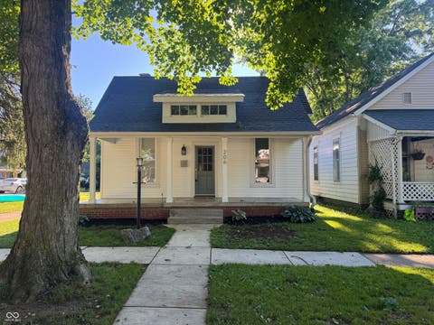 Photo of 206 6th Street, Covington, IN 47932 (MLS # 22107715)