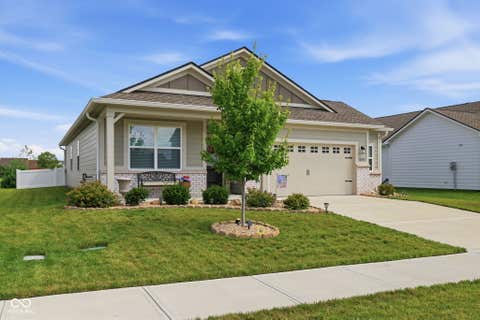 Photo of 1252 Patens DR, Greenwood, IN 46143 (MLS # 22118265)