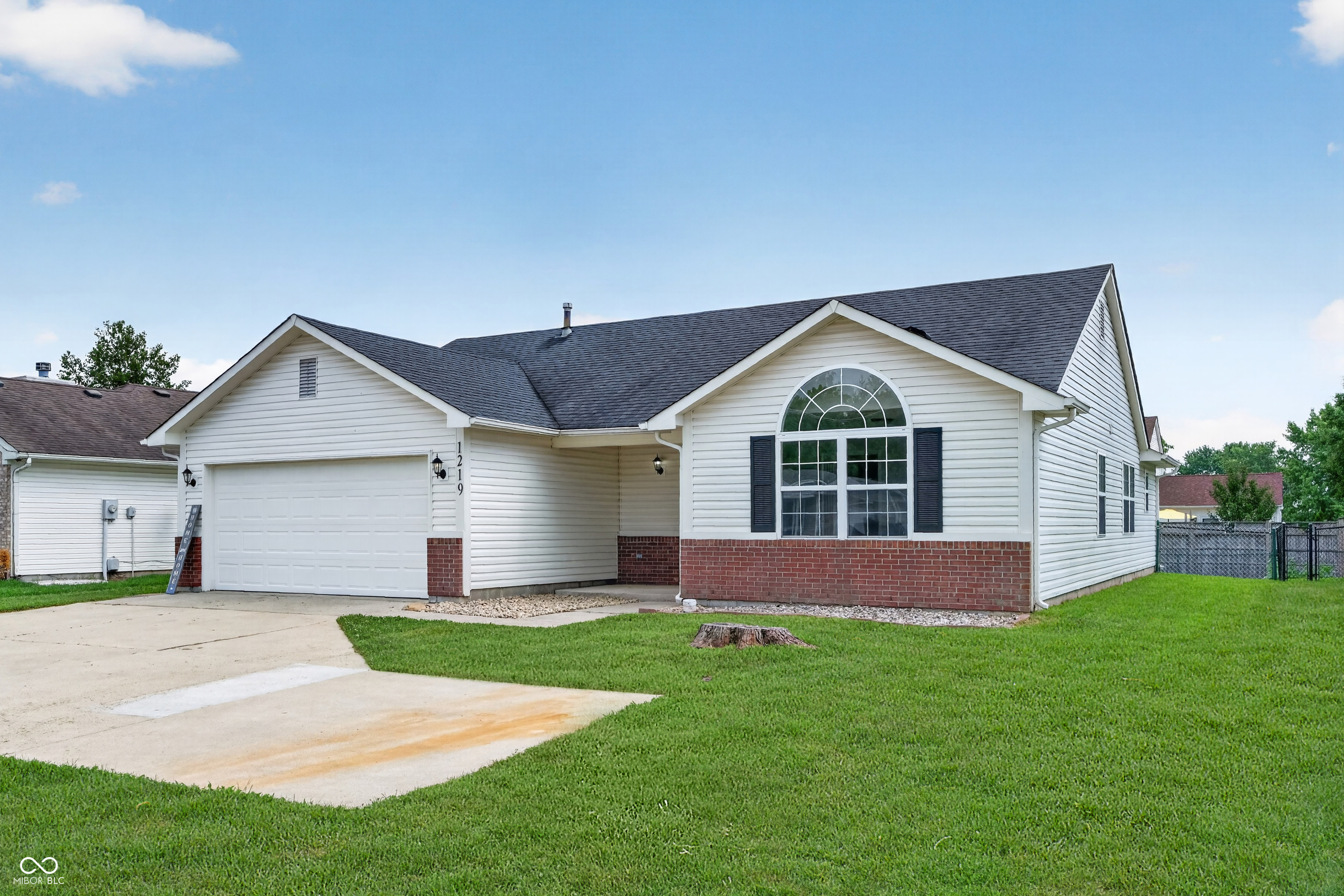 1219 E McKay Road