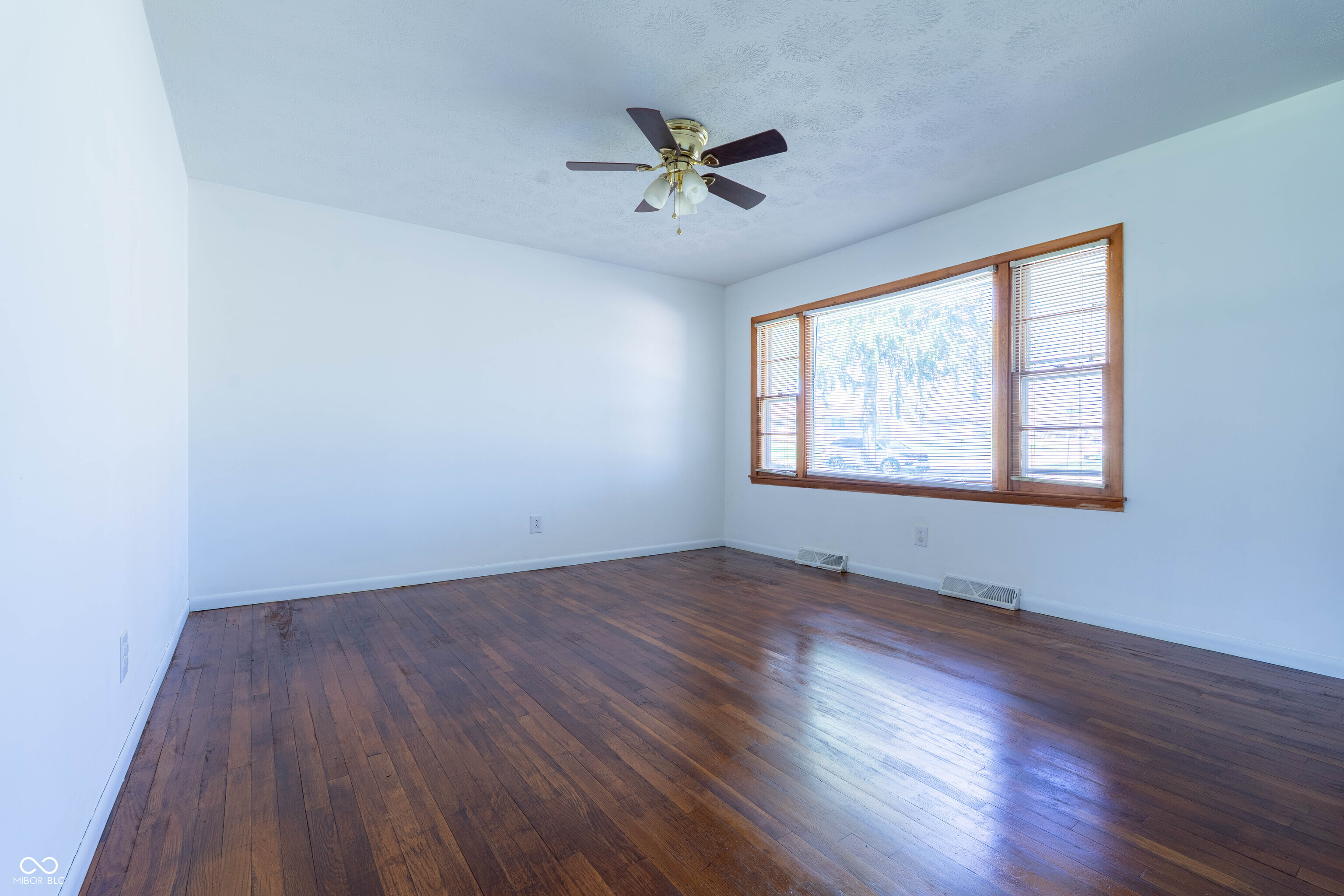 137 E Hill Valley Drive