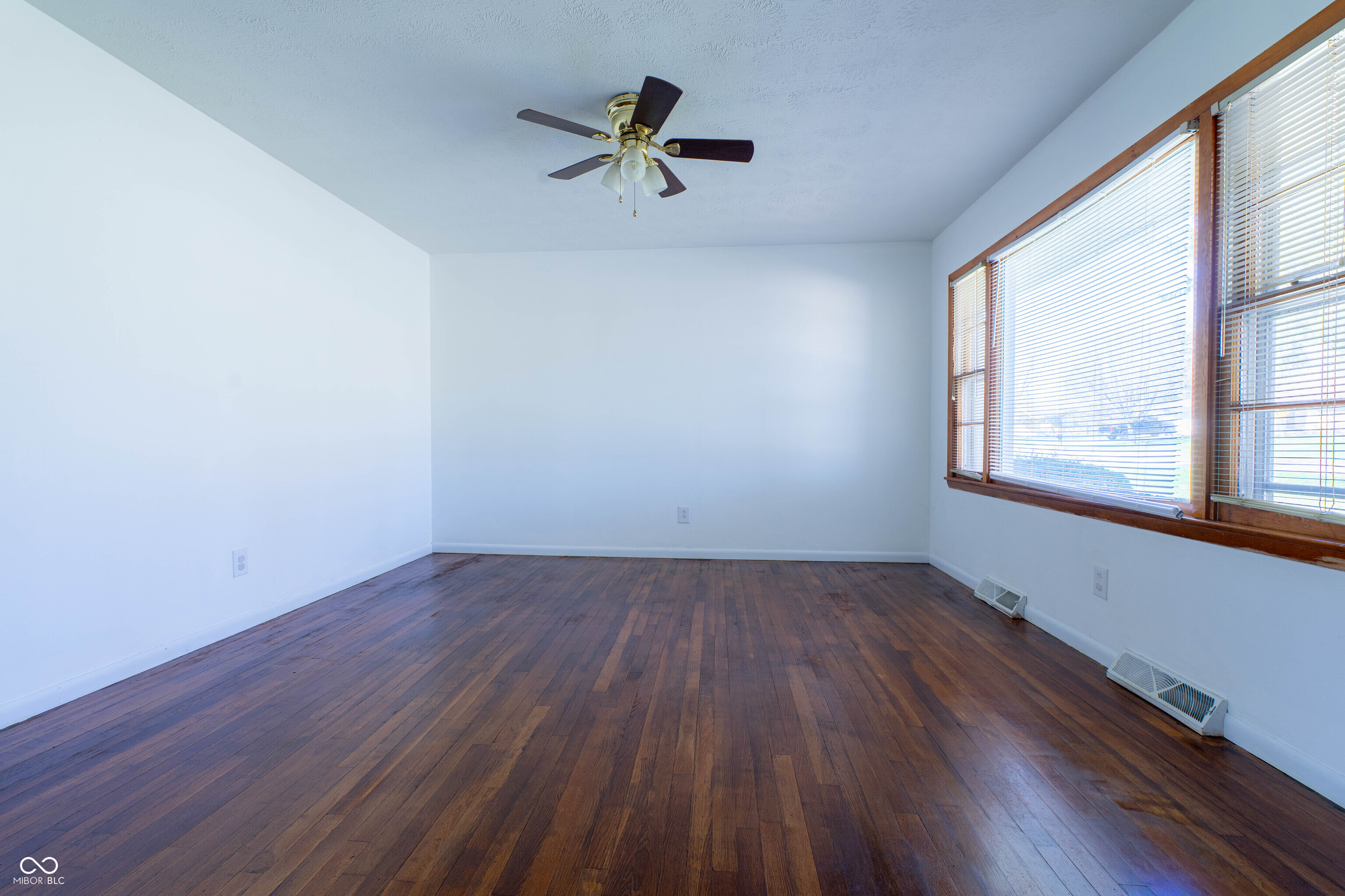 137 E Hill Valley Drive