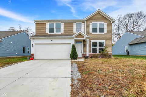 Photo of 6327 Pinebark Place, Indianapolis, IN 46217 (MLS # 22074184)