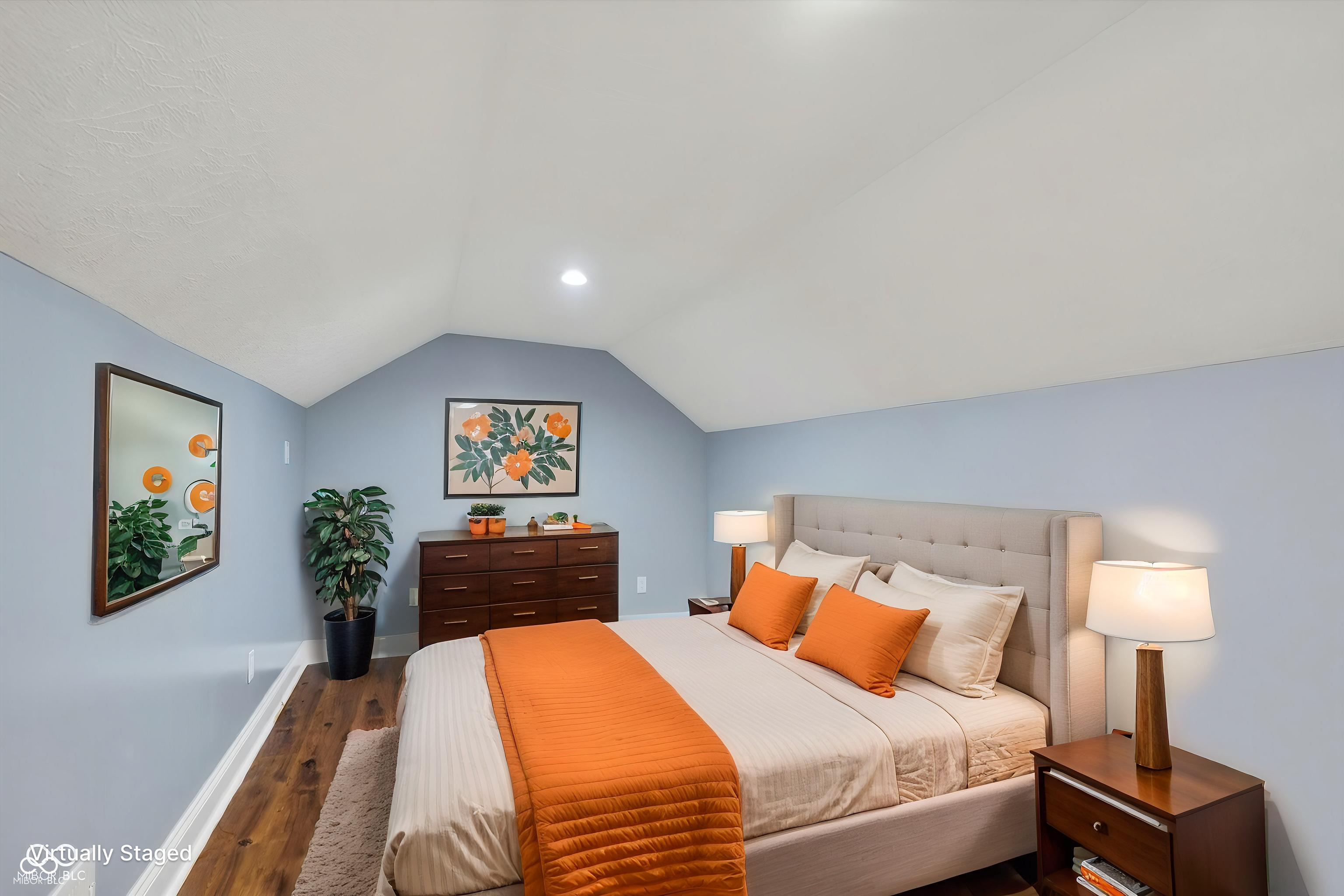 1052 W 35th Street