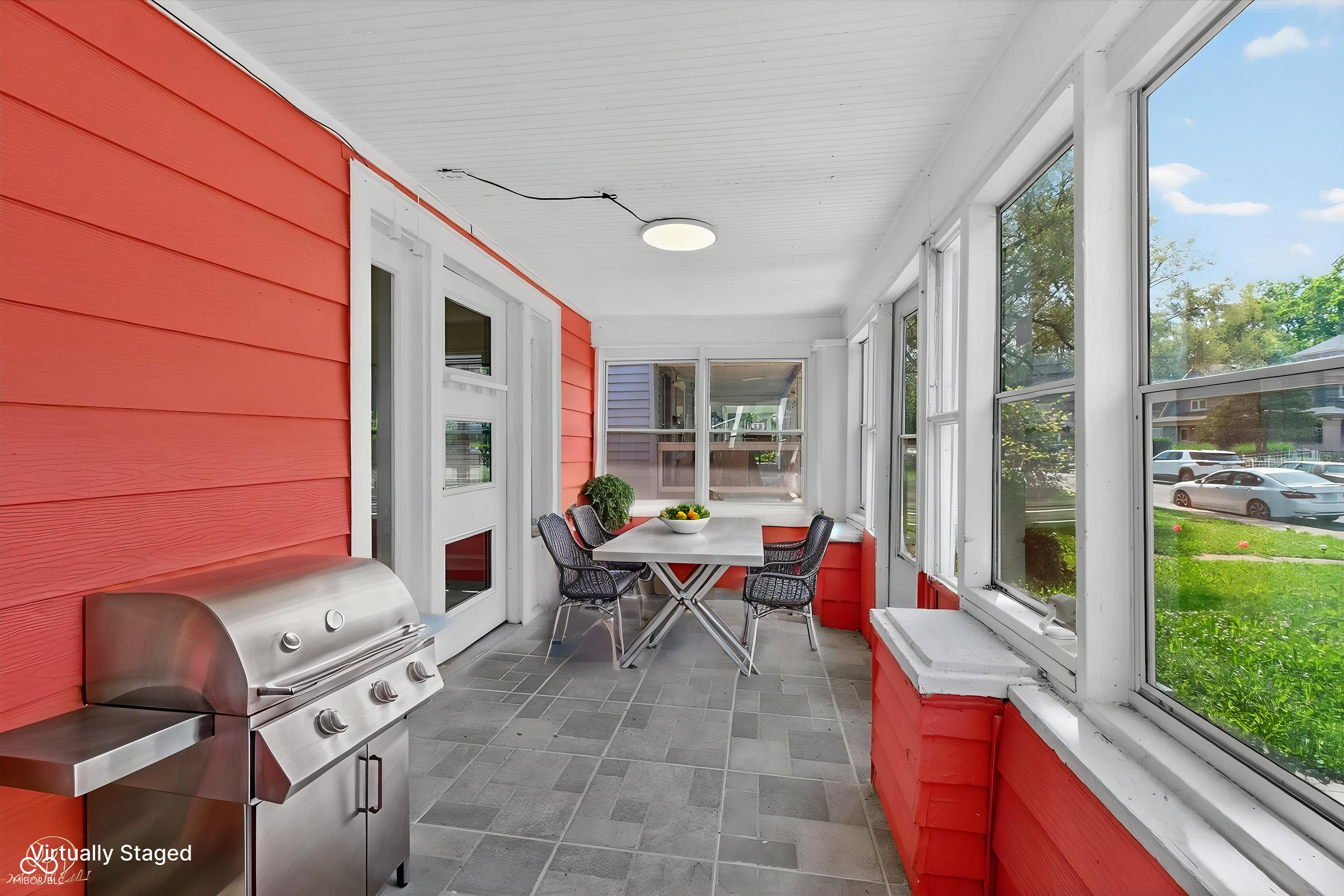 1052 W 35th Street