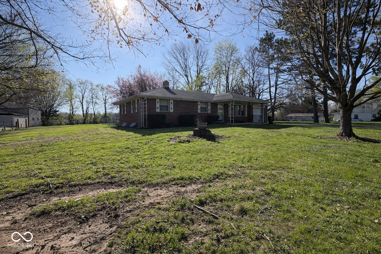 128 S Daugherty Lane