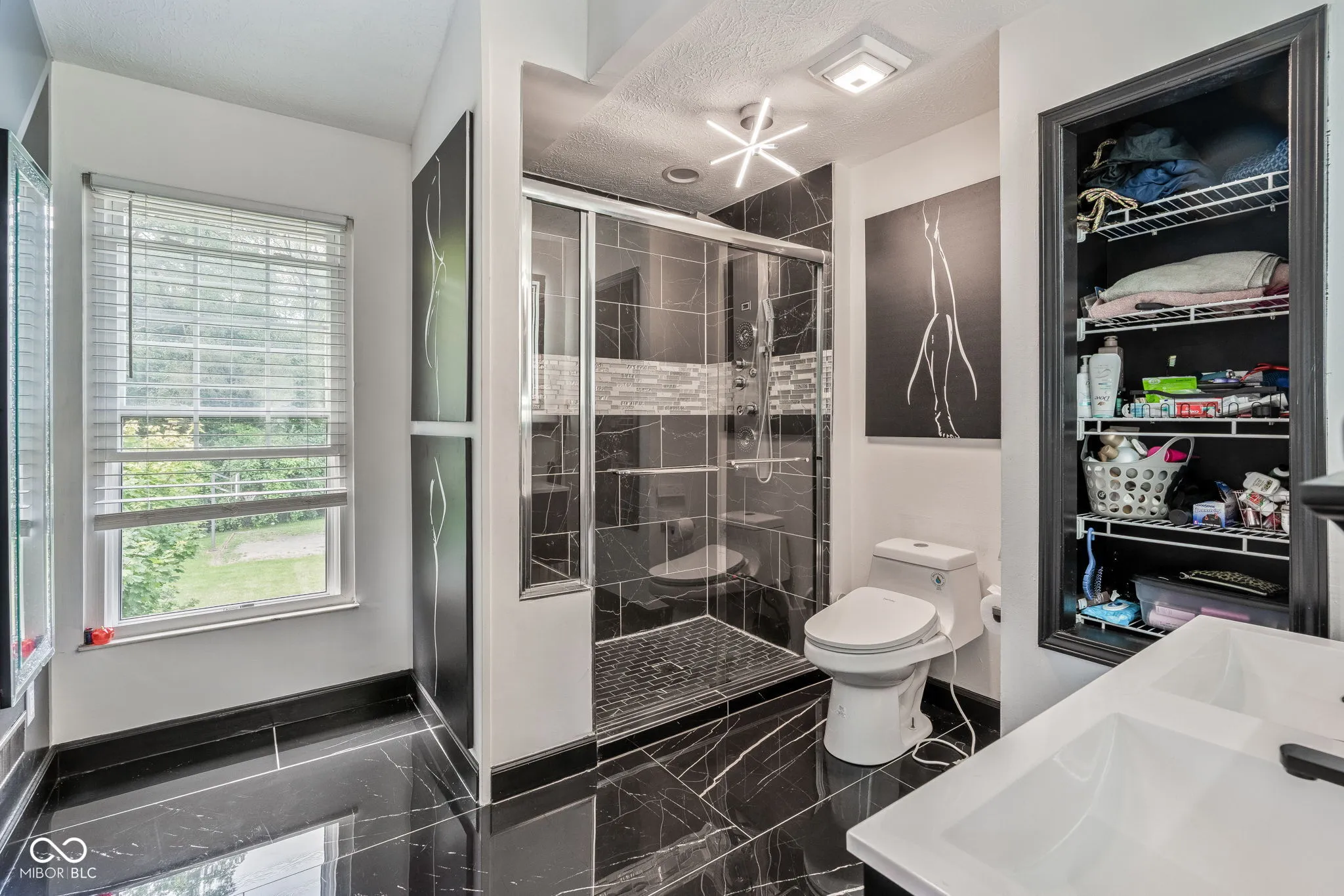 Indianapolis, Indiana 46254, United States, 4 Bedrooms Bedrooms, ,3 BathroomsBathrooms,Residential,Active,188137