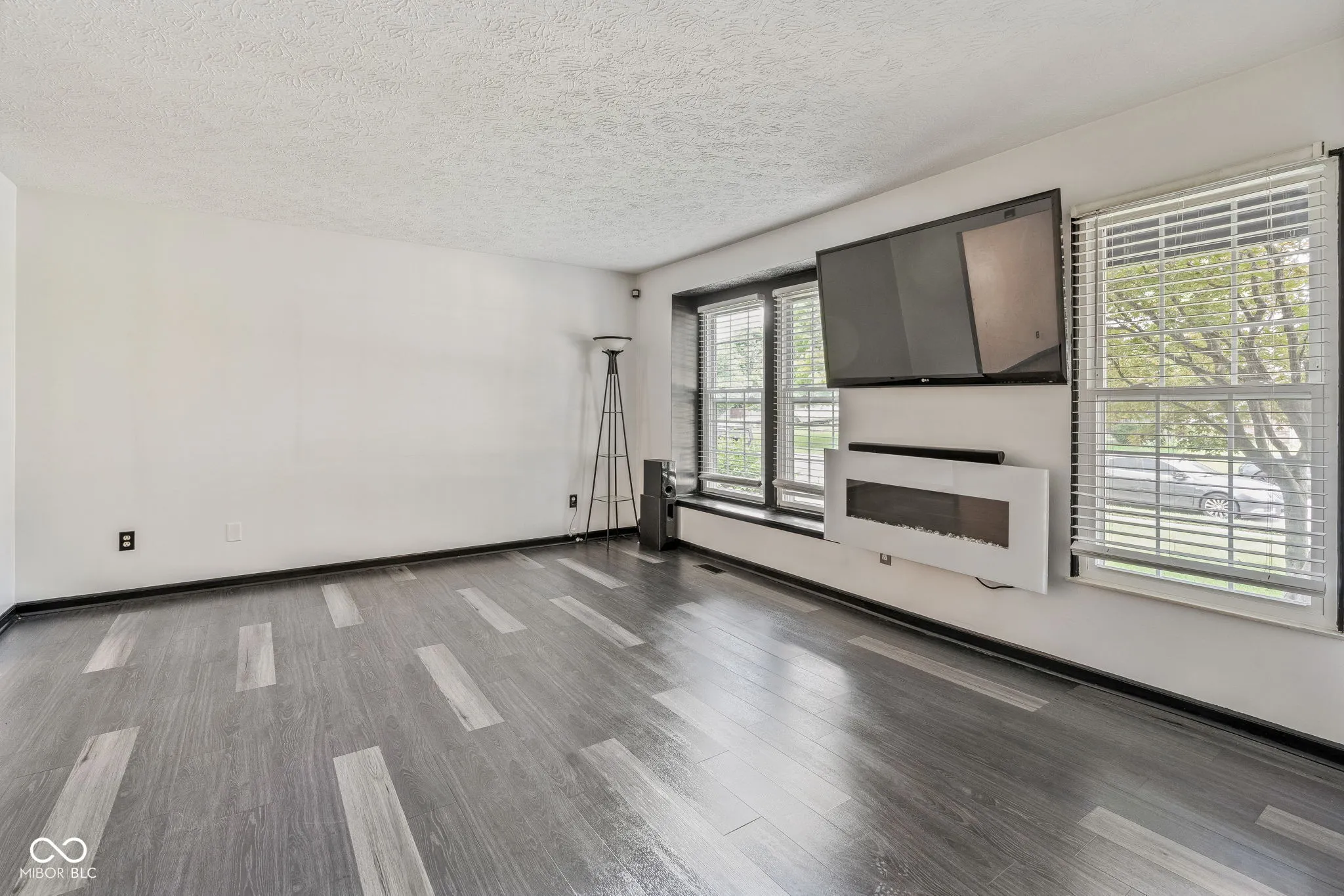 Indianapolis, Indiana 46254, United States, 4 Bedrooms Bedrooms, ,3 BathroomsBathrooms,Residential,Active,188137