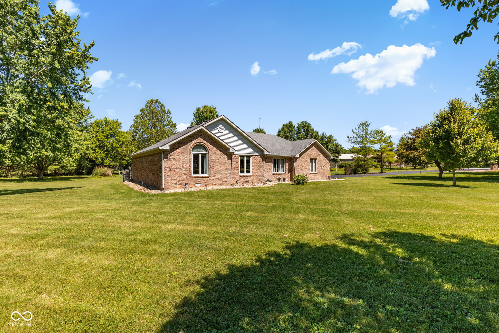 10300 N Serenity Lane