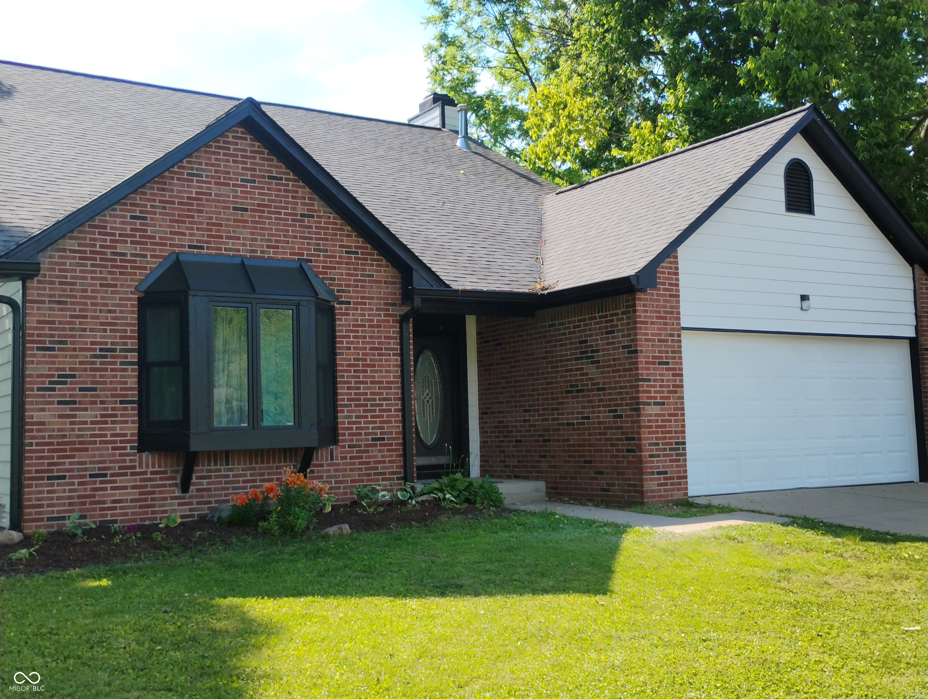 Photo 1 of 26 — 6706 Oak Lake Drive, Indianapolis, IN 46214