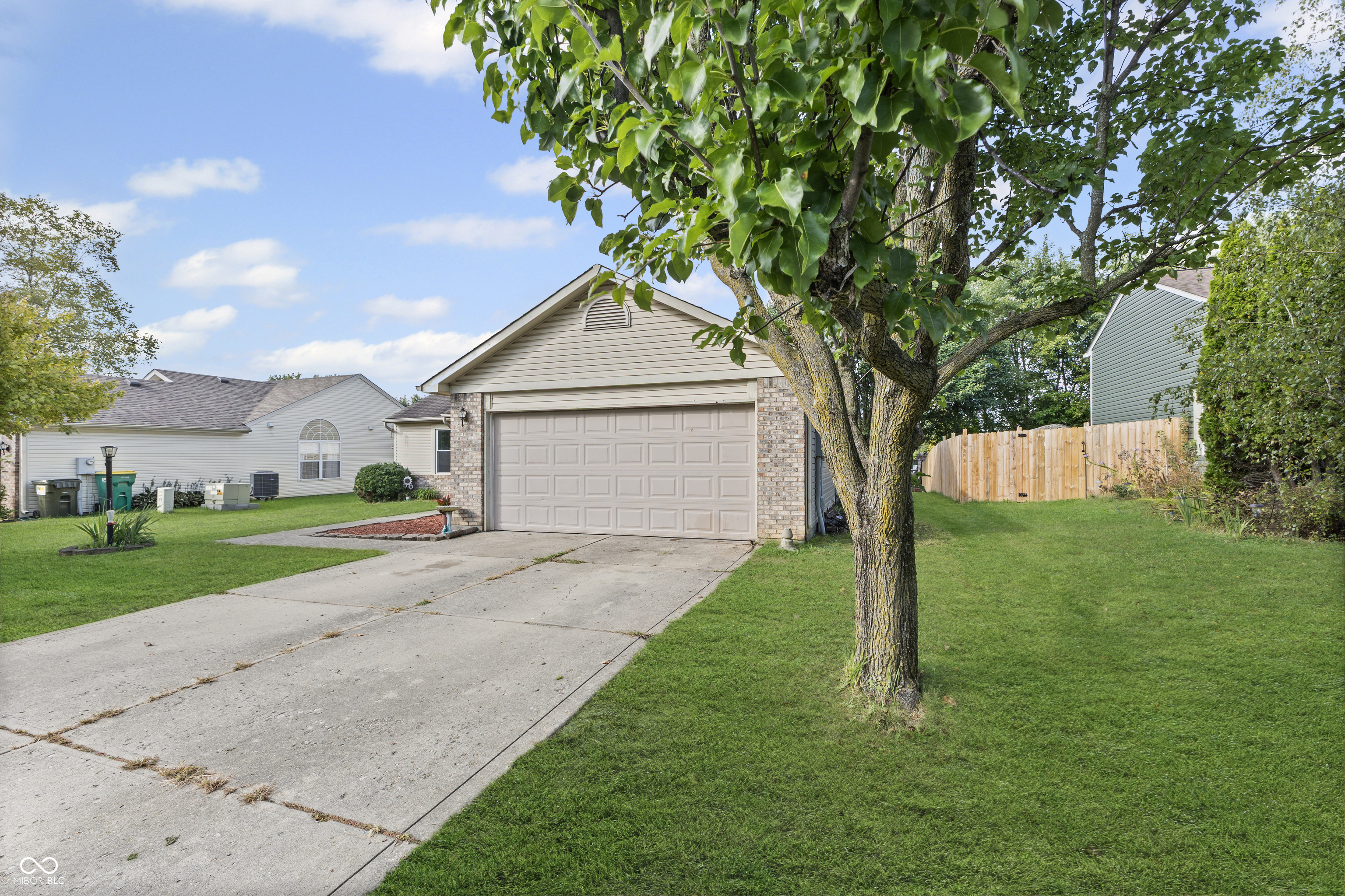 4058 Knollwood Avenue