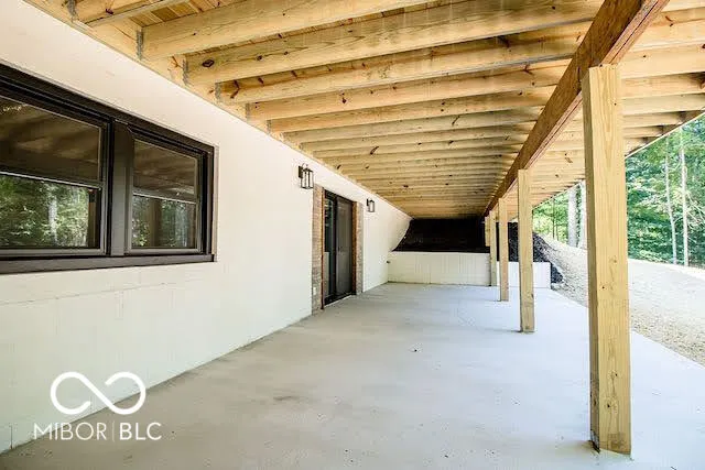 Columbus, Indiana 47203, United States, 6 Bedrooms Bedrooms, ,4 BathroomsBathrooms,Residential,Pending,46624