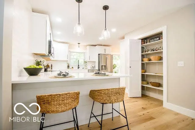 Columbus, Indiana 47203, United States, 6 Bedrooms Bedrooms, ,4 BathroomsBathrooms,Residential,Pending,46624