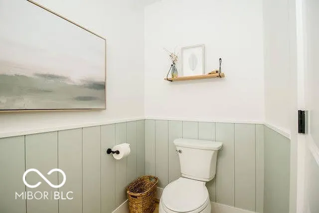 Columbus, Indiana 47203, United States, 6 Bedrooms Bedrooms, ,4 BathroomsBathrooms,Residential,Pending,46624