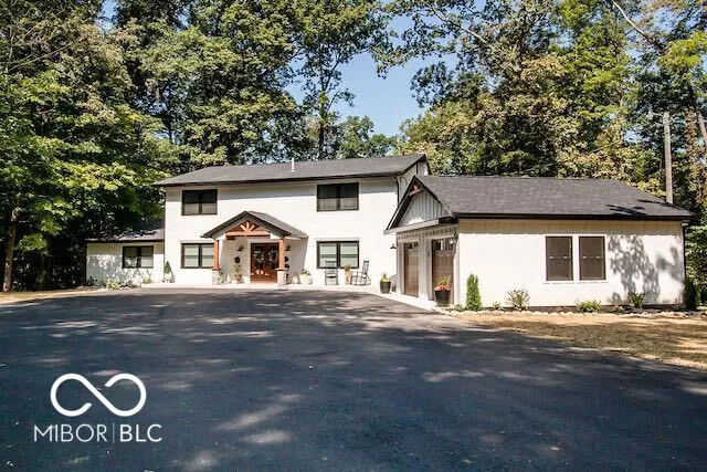 Columbus, Indiana 47203, United States, 6 Bedrooms Bedrooms, ,4 BathroomsBathrooms,Residential,Pending,46624