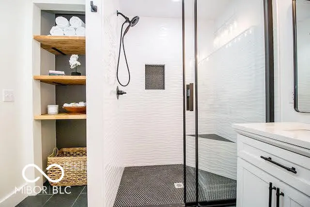 Columbus, Indiana 47203, United States, 6 Bedrooms Bedrooms, ,4 BathroomsBathrooms,Residential,Pending,46624