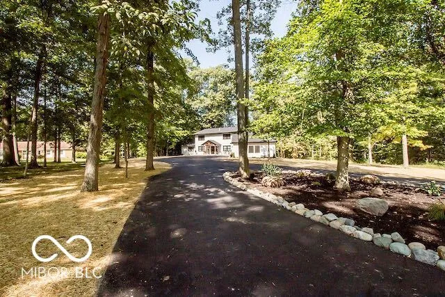 Columbus, Indiana 47203, United States, 6 Bedrooms Bedrooms, ,4 BathroomsBathrooms,Residential,Pending,46624